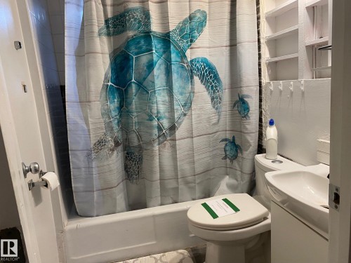 4505 53 Avenue, Wetaskiwin, AB - Indoor Photo Showing Bathroom