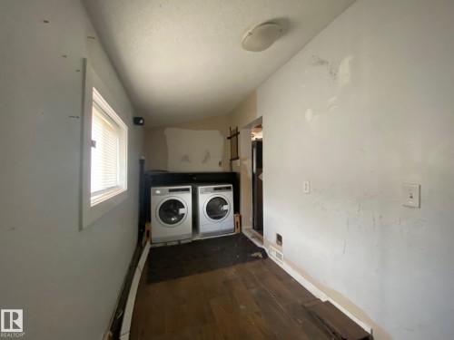4505 53 Avenue, Wetaskiwin, AB - Indoor Photo Showing Laundry Room