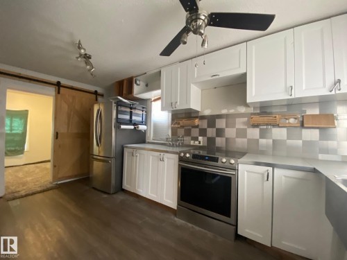 4505 53 Avenue, Wetaskiwin, AB - Indoor Photo Showing Kitchen