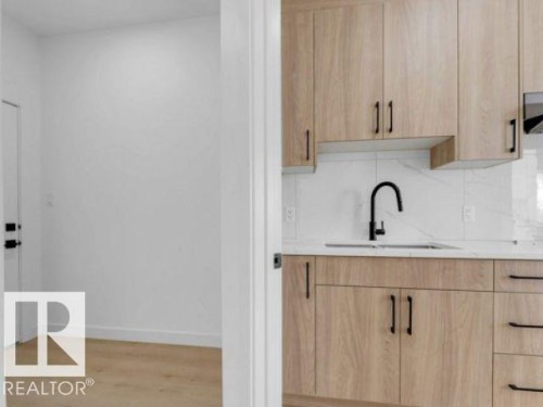 8514 Mayday Run Run, Edmonton, AB - Indoor Photo Showing Kitchen