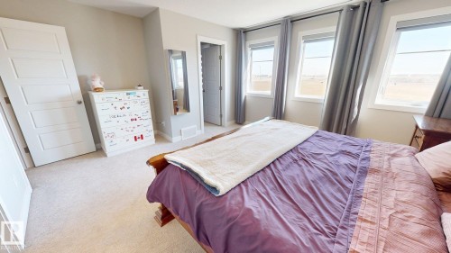 998 Stillwater Boulevard, Edmonton, AB - Indoor Photo Showing Bedroom