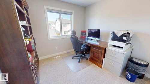 998 Stillwater Boulevard, Edmonton, AB - Indoor Photo Showing Office