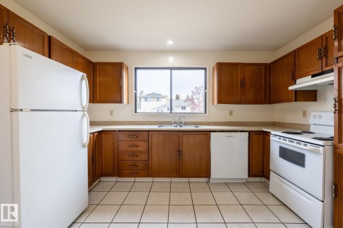 14339 122 Street, Edmonton, AB - Indoor Photo Showing Kitchen With Double Sink