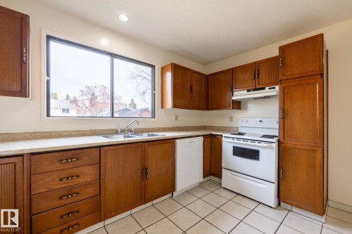 14339 122 Street, Edmonton, AB - Indoor Photo Showing Kitchen With Double Sink