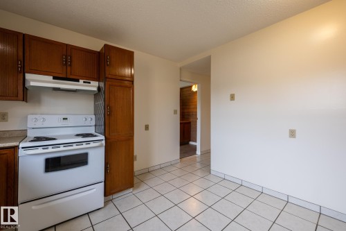 14339 122 Street, Edmonton, AB - Indoor Photo Showing Kitchen