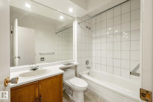 14339 122 Street, Edmonton, AB - Indoor Photo Showing Bathroom
