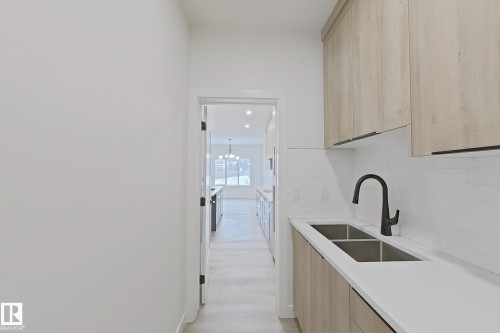 3158 Magpie Way, Edmonton, AB - Indoor Photo Showing Kitchen With Double Sink