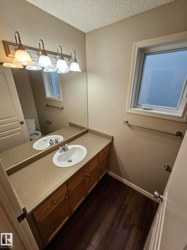 Edmonton, AB - Indoor Photo Showing Bathroom