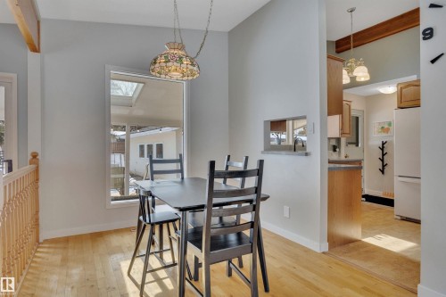 4224 Aspen Drive E, Edmonton, AB - Indoor Photo Showing Dining Room