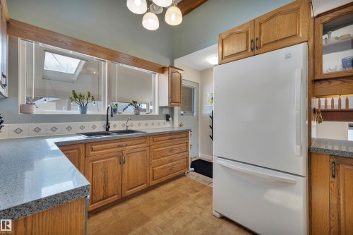 4224 Aspen Drive E, Edmonton, AB - Indoor Photo Showing Kitchen With Double Sink
