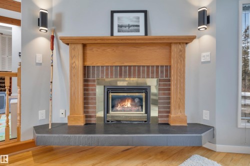 4224 Aspen Drive E, Edmonton, AB - Indoor Photo Showing Living Room With Fireplace