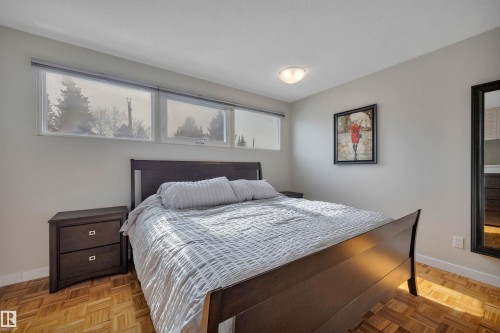 4224 Aspen Drive E, Edmonton, AB - Indoor Photo Showing Bedroom