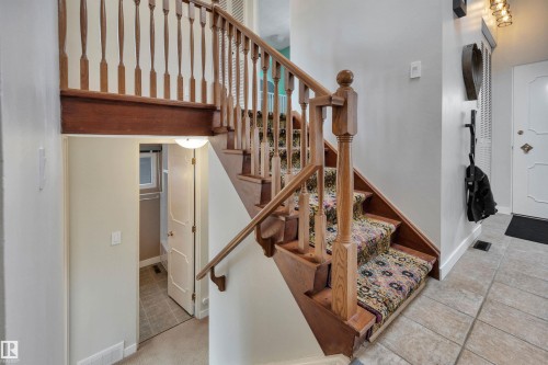 4224 Aspen Drive E, Edmonton, AB - Indoor Photo Showing Other Room