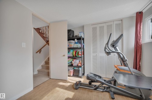 4224 Aspen Drive E, Edmonton, AB - Indoor