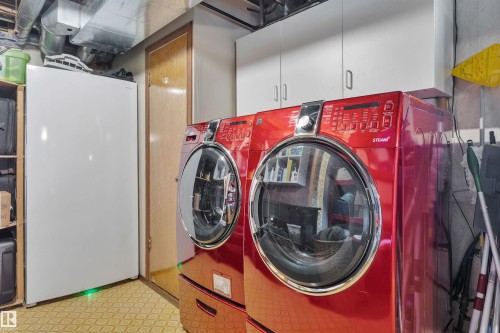 4224 Aspen Drive E, Edmonton, AB - Indoor Photo Showing Laundry Room