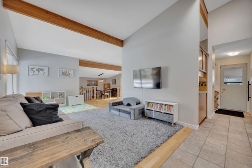 4224 Aspen Drive E, Edmonton, AB - Indoor Photo Showing Other Room