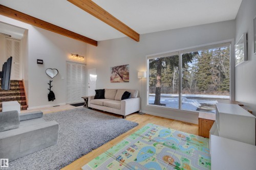 4224 Aspen Drive E, Edmonton, AB - Indoor Photo Showing Other Room