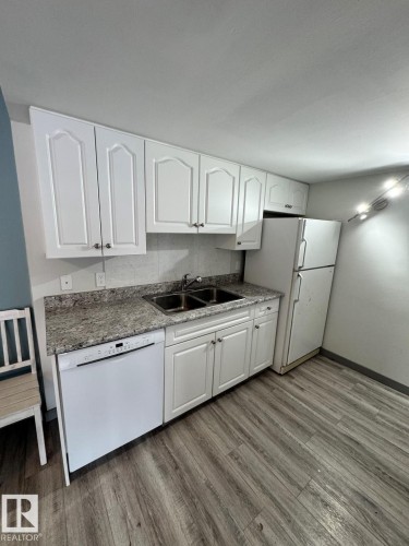 612 2908 116A Avenue, Edmonton, AB - Indoor Photo Showing Kitchen With Double Sink
