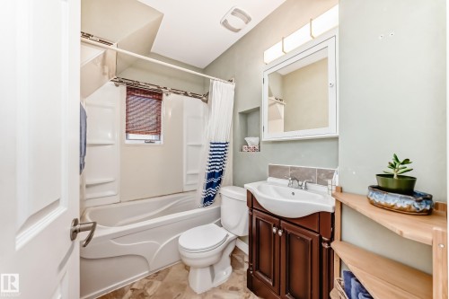 12015 104 Street, Edmonton, AB - Indoor Photo Showing Bathroom