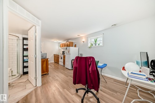 12015 104 Street, Edmonton, AB - Indoor
