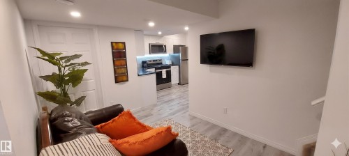 2763 Collins Crescent, Edmonton, AB - Indoor Photo Showing Other Room