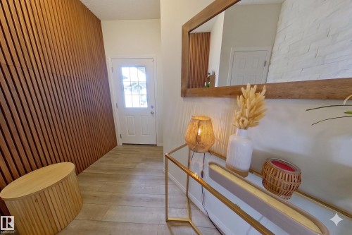 2763 Collins Crescent, Edmonton, AB - Indoor Photo Showing Other Room