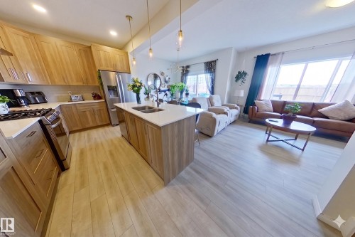 2763 Collins Crescent, Edmonton, AB - Indoor Photo Showing Other Room