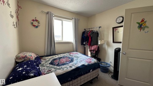 6074 Stanton Drive, Edmonton, AB - Indoor Photo Showing Bedroom