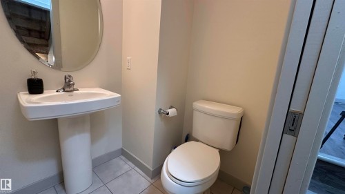 6074 Stanton Drive, Edmonton, AB - Indoor Photo Showing Bathroom