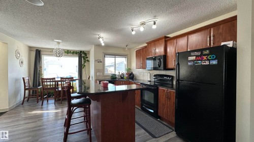 6074 Stanton Drive, Edmonton, AB - Indoor Photo Showing Other Room
