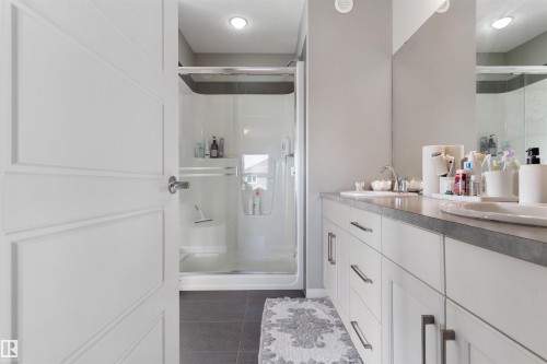 6006 19A Avenue, Edmonton, AB - Indoor Photo Showing Bathroom