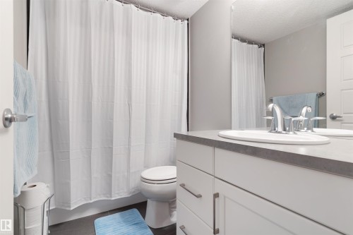 6006 19A Avenue, Edmonton, AB - Indoor Photo Showing Bathroom