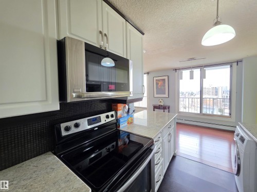 1201 10135 Saskatchewan Drive, Edmonton, AB - Indoor Photo Showing Kitchen