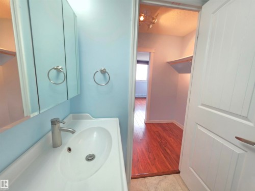 1201 10135 Saskatchewan Drive, Edmonton, AB - Indoor Photo Showing Bathroom