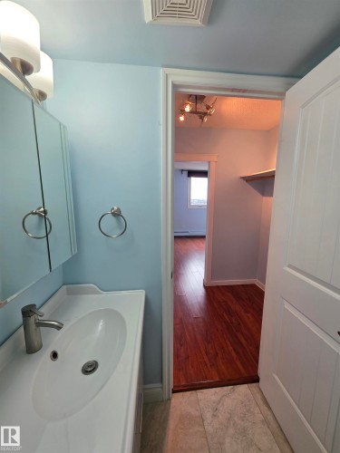 1201 10135 Saskatchewan Drive, Edmonton, AB - Indoor Photo Showing Bathroom