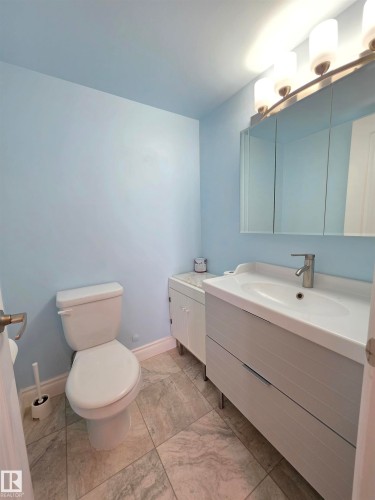 1201 10135 Saskatchewan Drive, Edmonton, AB - Indoor Photo Showing Bathroom