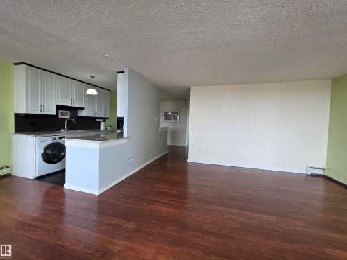 1201 10135 Saskatchewan Drive, Edmonton, AB - Indoor Photo Showing Kitchen