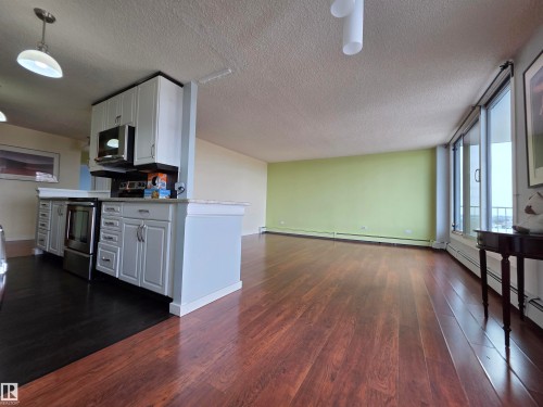 1201 10135 Saskatchewan Drive, Edmonton, AB - Indoor Photo Showing Kitchen