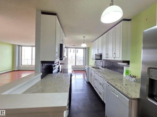 1201 10135 Saskatchewan Drive, Edmonton, AB - Indoor Photo Showing Kitchen