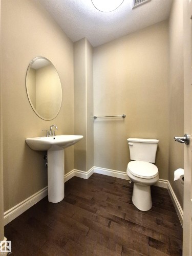 2121 90A Street, Edmonton, AB - Indoor Photo Showing Bathroom