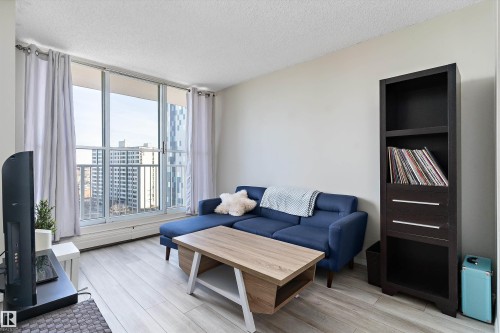 1002 12121 Jasper Avenue, Edmonton, AB - Indoor Photo Showing Living Room