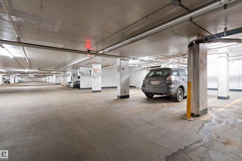 1002 12121 Jasper Avenue, Edmonton, AB - Indoor Photo Showing Garage
