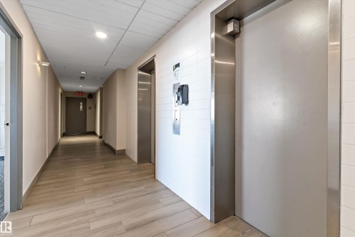 1002 12121 Jasper Avenue, Edmonton, AB - Indoor Photo Showing Other Room