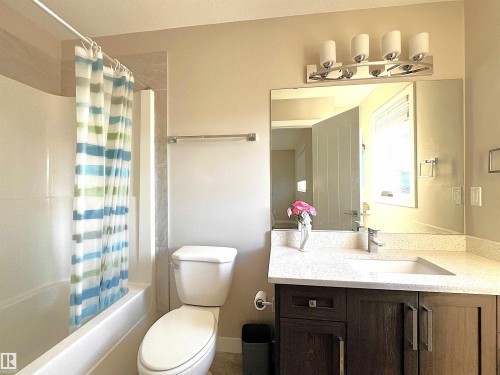729 Berg Loop, Leduc, AB - Indoor Photo Showing Bathroom