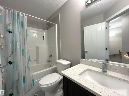 729 Berg Loop, Leduc, AB - Indoor Photo Showing Bathroom
