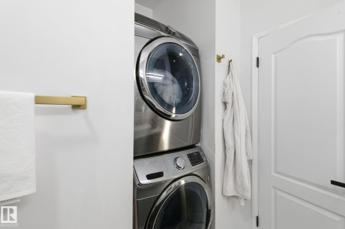 8043 135 Avenue, Edmonton, AB - Indoor Photo Showing Laundry Room