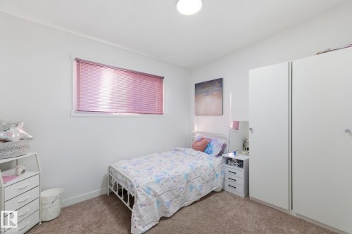 8043 135 Avenue, Edmonton, AB - Indoor Photo Showing Bedroom