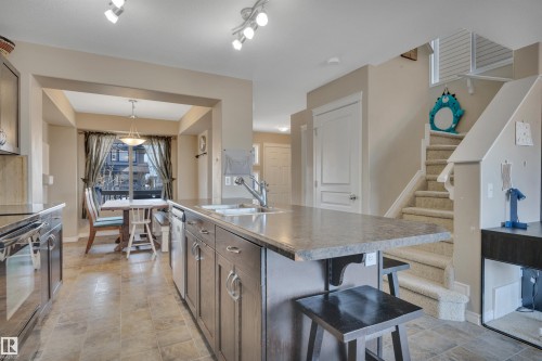 419 Hemingway Road, Edmonton, AB - Indoor Photo Showing Kitchen With Double Sink With Upgraded Kitchen