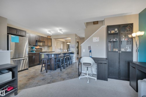 419 Hemingway Road, Edmonton, AB - Indoor Photo Showing Kitchen