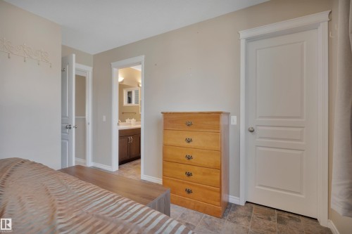 419 Hemingway Road, Edmonton, AB - Indoor Photo Showing Bedroom